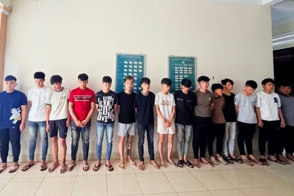 Bat 29 thanh thieu nien Gia Lai ruot duoi, danh nhau roi quay video dang TikTok hinh anh