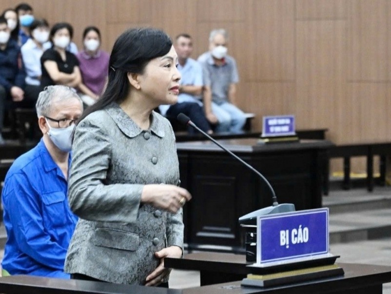 Cuu Bo truong Nguyen Thi Kim Tien khai gi tai toa? hinh anh