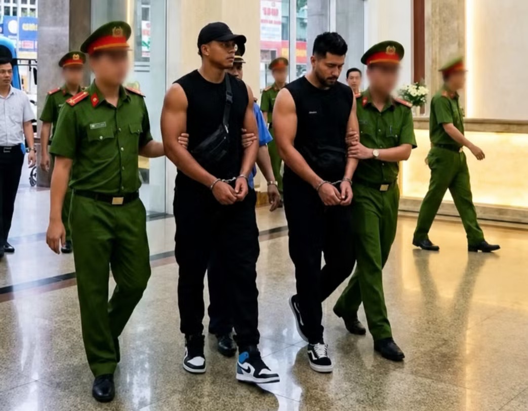 nghi pham no sung,  nhom nguoi nuoc ngoai anh 1