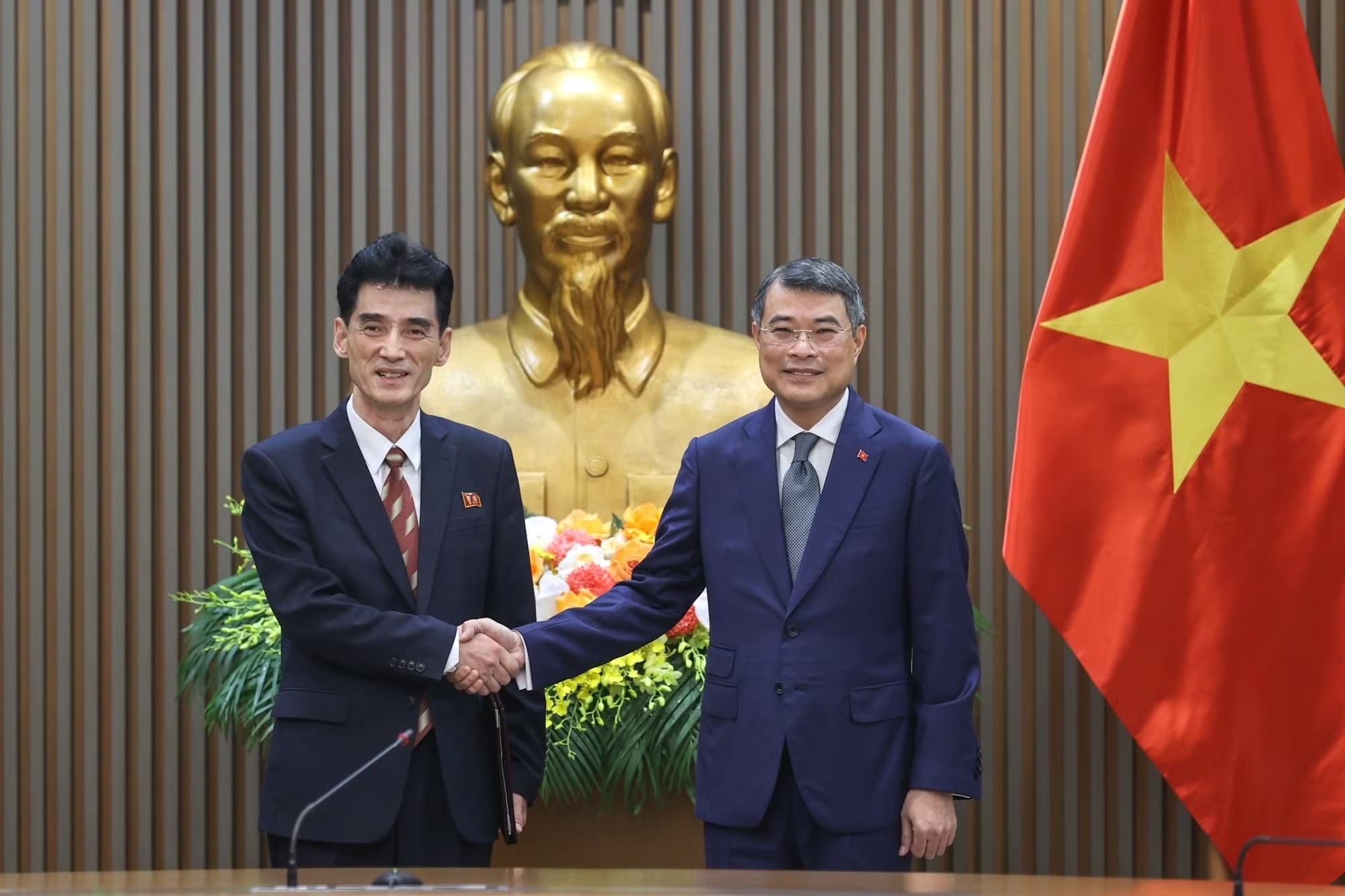 Cung co tin cay chinh tri Viet Nam - Trieu Tien hinh anh