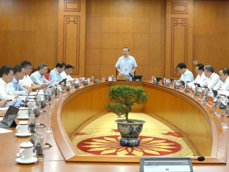 Tong Bi thu, Chu tich nuoc yeu cau dau tu trong tam cho cong nghe luong tu hinh anh
