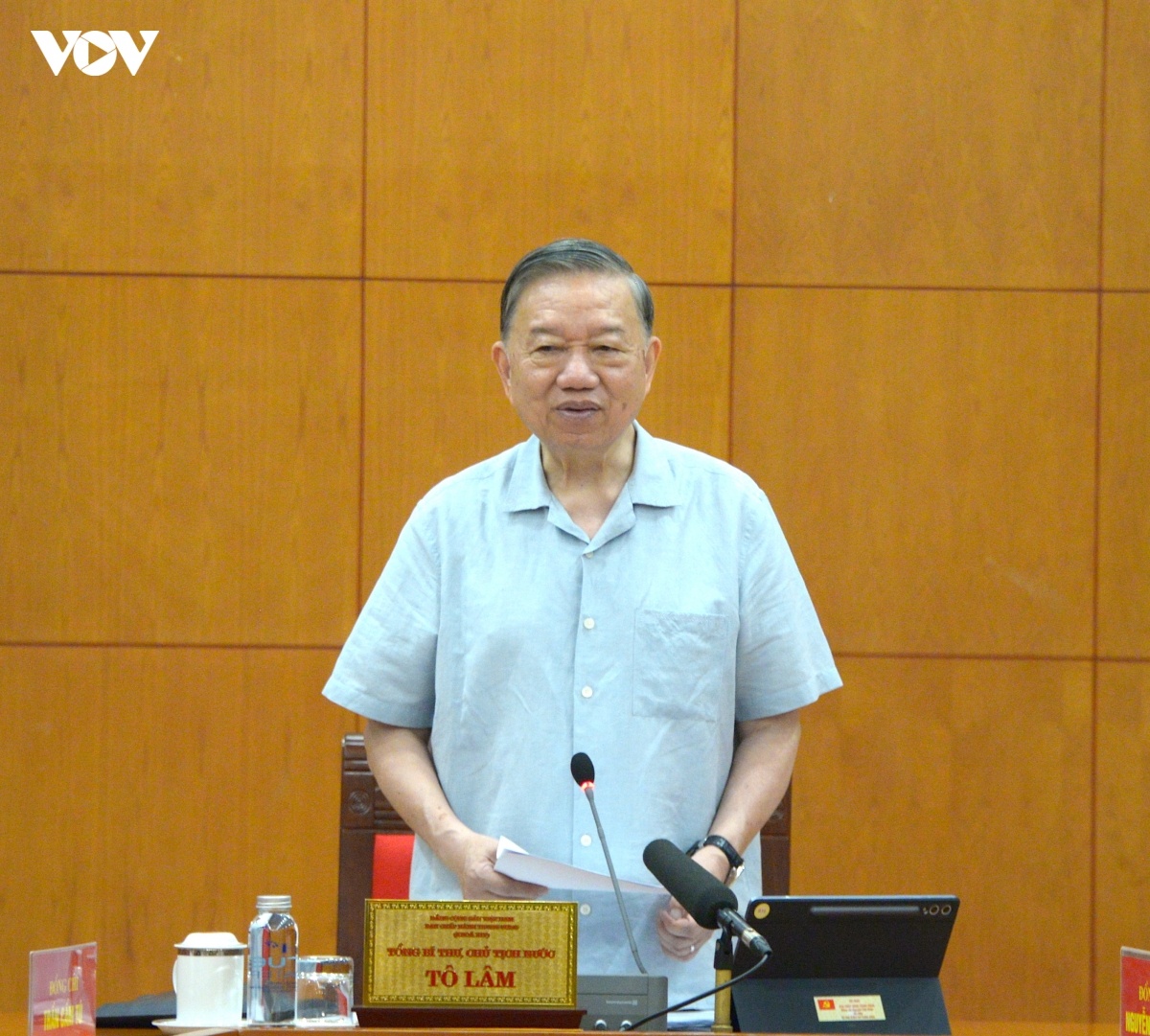 Tong Bi thu anh 2