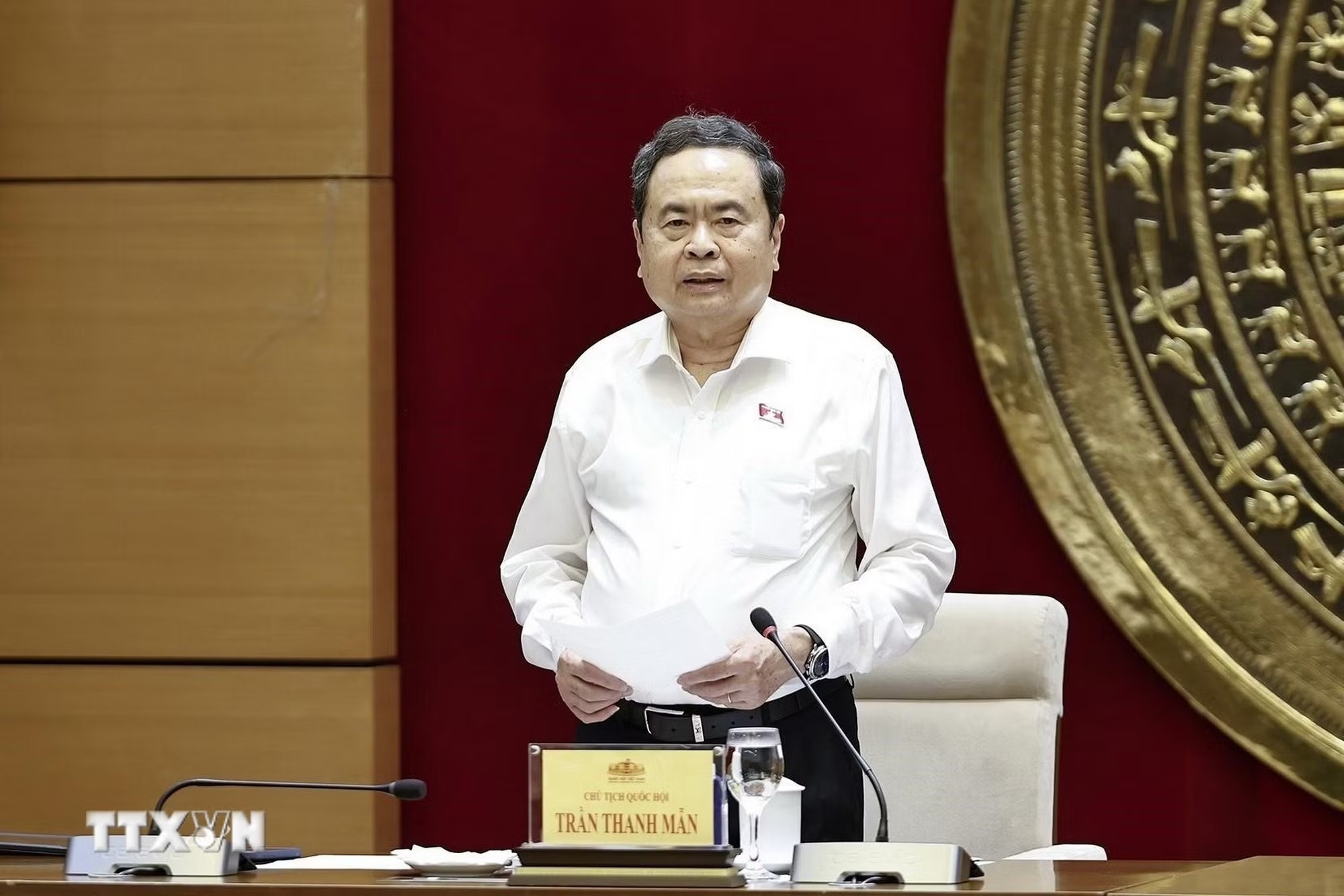 Chu tich Quoc hoi anh 1