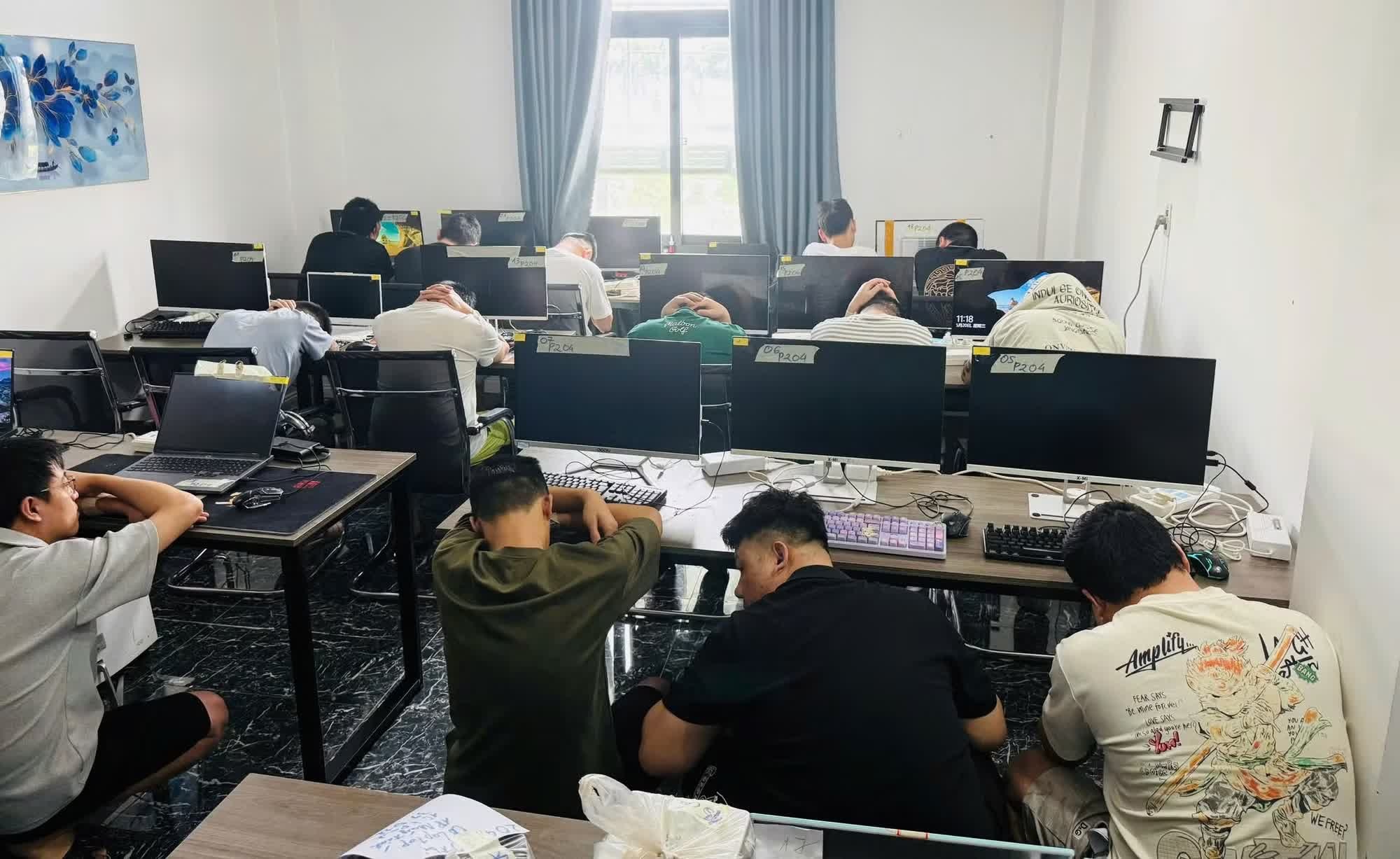 khách sạn Bảo Ly, hàng chục đối tượng, người nước ngoài, Nhà hàng Bảo Ly, nhân viên Bảo Ly, Chủ KS Bảo Ly ảnh 7 khach san Bao Ly, hang chuc doi tuong, nguoi nuoc ngoai, Nha hang Bao Ly, nhan vien Bao Ly, Chu KS Bao Ly anh 7