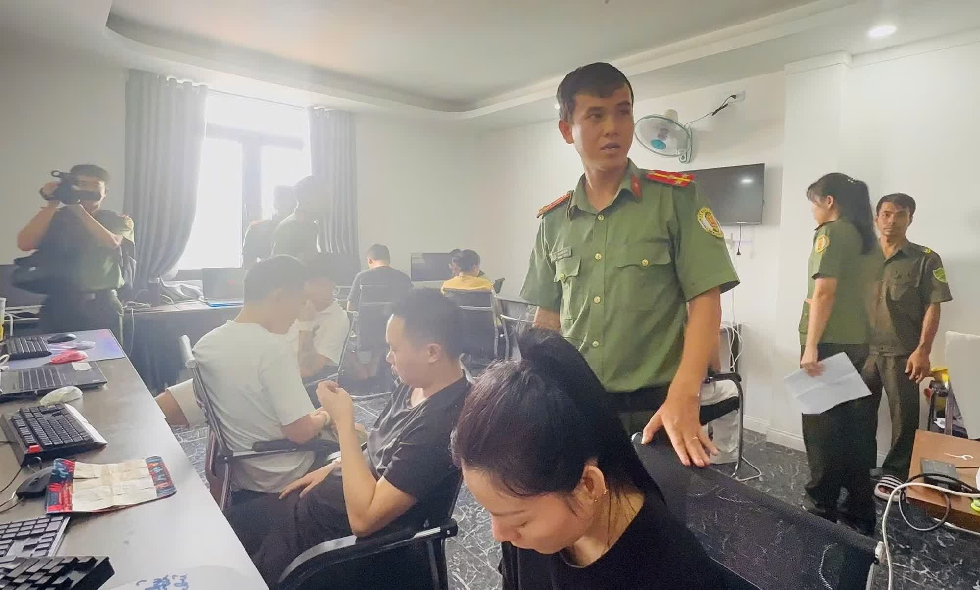Xu ly hang chuc doi tuong nguoi nuoc ngoai hoat dong phi phap o TP.HCM hinh anh