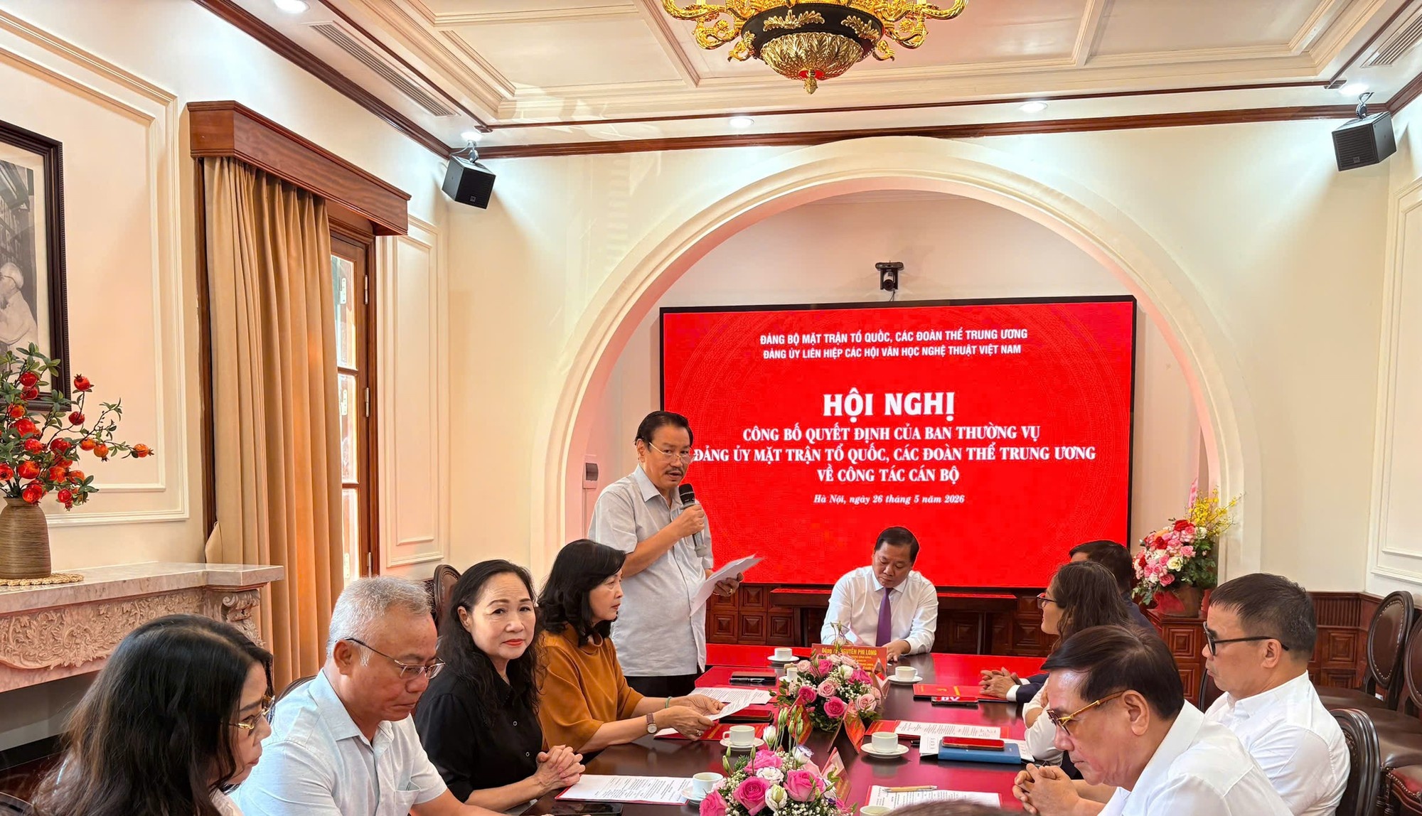 Do Hong Quan anh 1