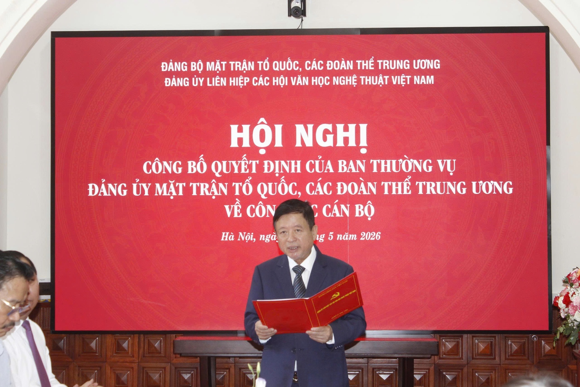 Do Hong Quan anh 4