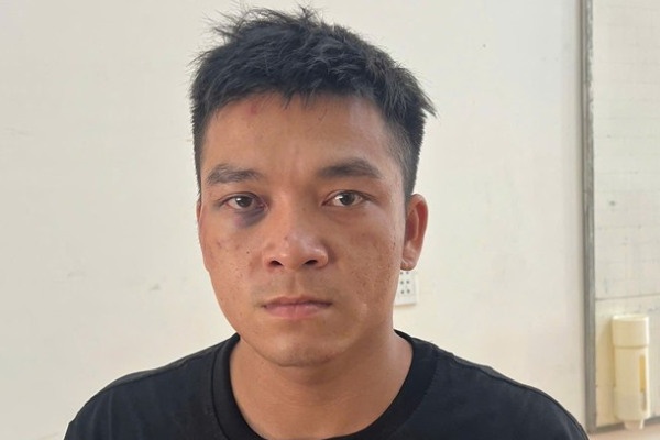 Mau thuan tinh cam, no 7 phat sung de 'thi uy' hinh anh