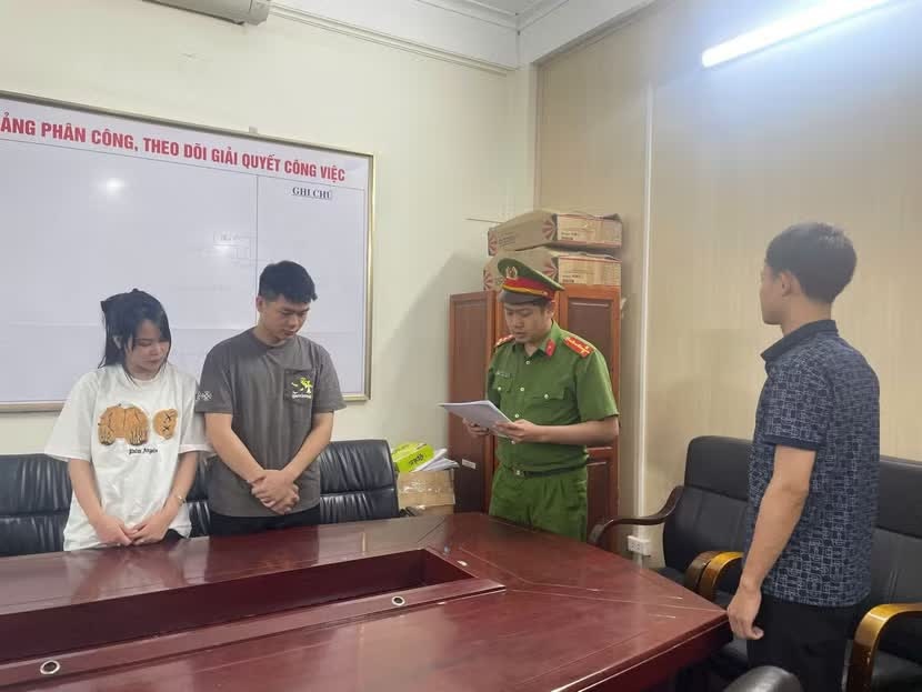 Duy Bi Luxury,  chu Duy Bi Luxury,  Quan ao gia,  thuong hieu noi tieng anh 1
