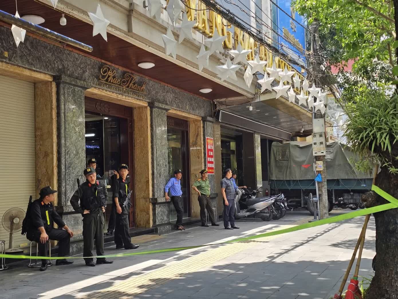 hàng vàng Phúc Thành, Cửa hàng Phúc Thành, cửa vàng Phúc Thành, Giám đốc Phúc Thành, Chủ vàng Phúc Thành, Công ty Phúc Thành, Doanh nghiệp Phúc Thành ảnh 8 hang vang Phuc Thanh, Cua hang Phuc Thanh, cua vang Phuc Thanh, Giam doc Phuc Thanh, Chu vang Phuc Thanh, Cong ty Phuc Thanh, Doanh nghiep Phuc Thanh anh 8
