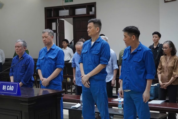 Cuu Chu tich va cuu Tong giam doc Tong Cong ty Xi mang cung duoc giam an hinh anh