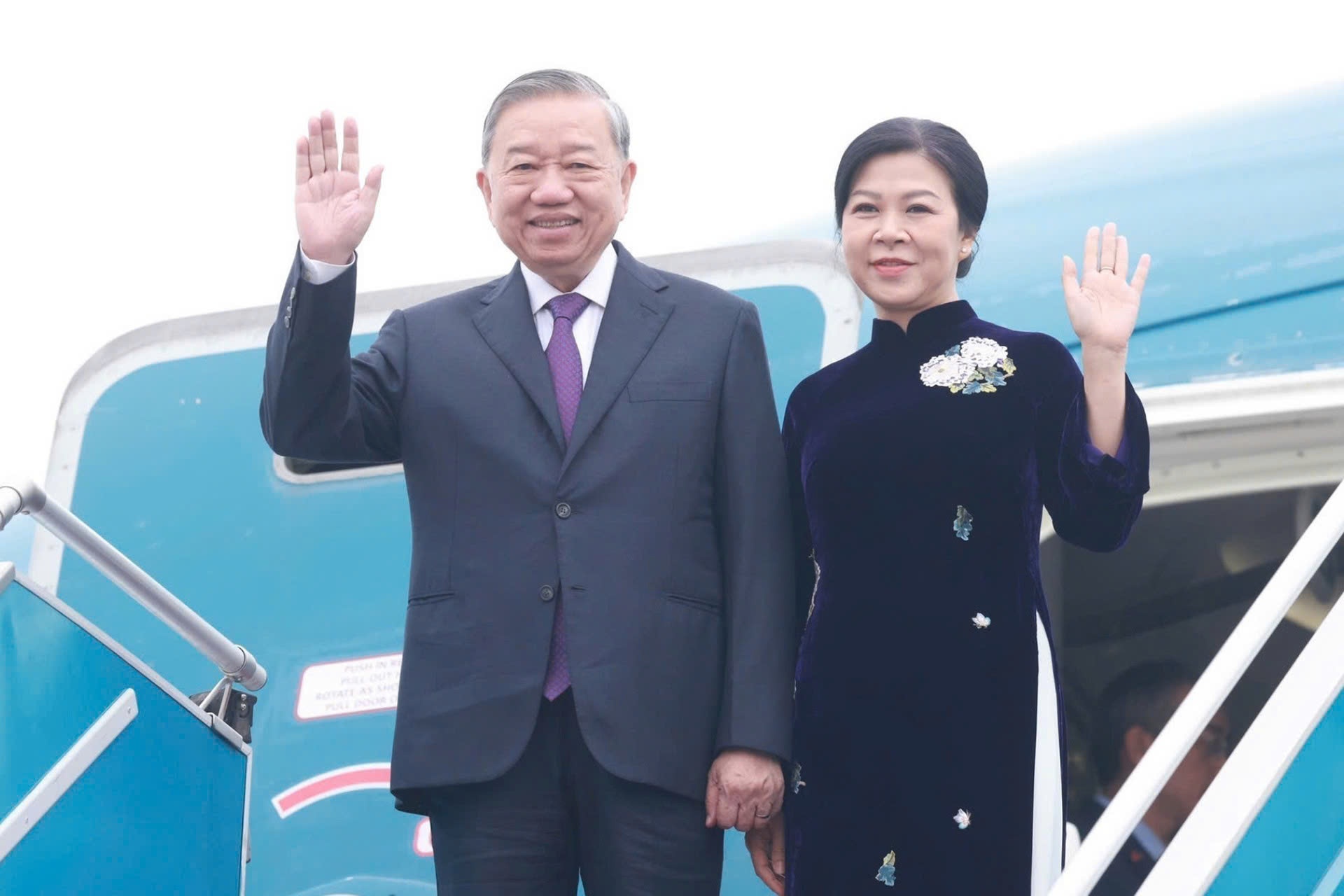 Tong Bi thu, Chu tich nuoc To Lam va Phu nhan len duong tham Thai Lan hinh anh