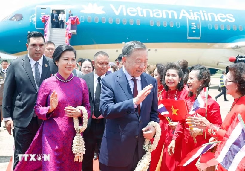 Tong Bi thu, Chu tich nuoc To Lam va Phu nhan bat dau tham chinh thuc Thai Lan hinh anh