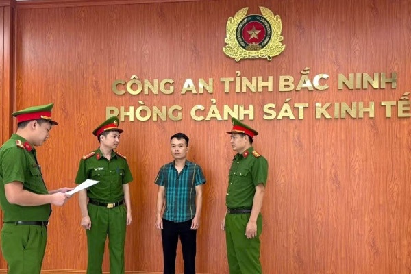 Cong an lat tay thu doan hop thuc hoa nhieu ho so mua nha o xa hoi hinh anh