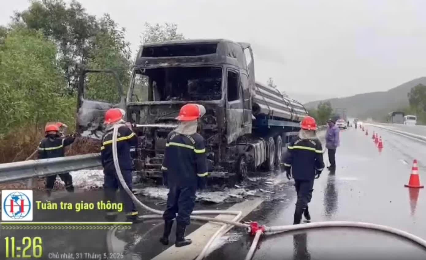 Xe dau keo,  Bat ngo bi chay anh 1