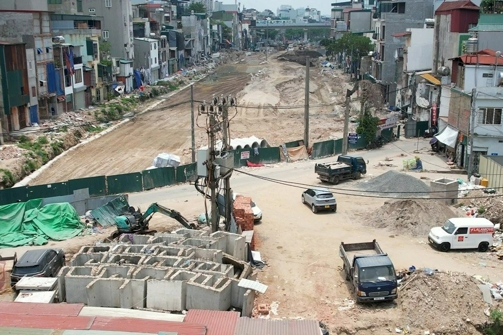 Ha Noi xay bai do xe doc Vanh dai 1 tri gia gan 2.921 ty dong hinh anh