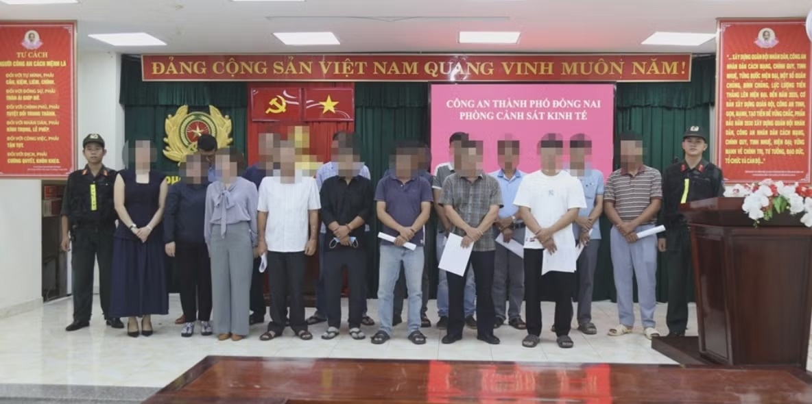 Khoi to 38 bi can lien quan ke khong hoa don hon 1.000 ty dong hinh anh