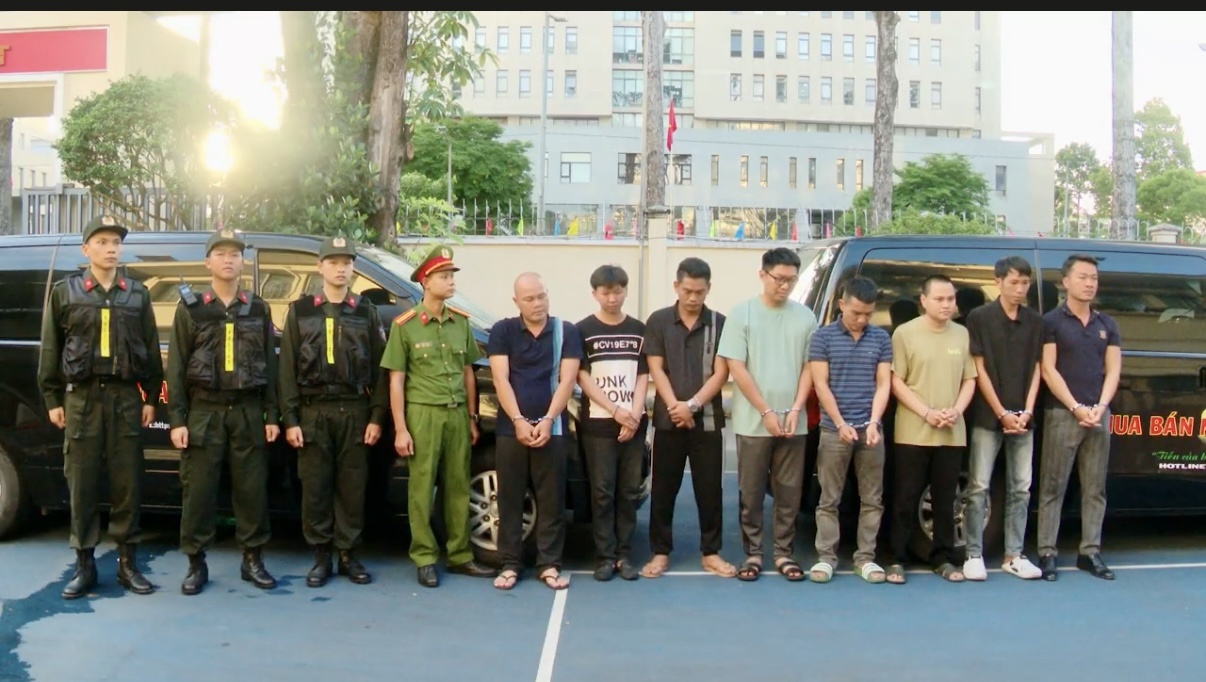 Cong ty Song Long,  Mua ban no,  Doanh nghiep Song Long,  Giam doc Song Long,  Mua ban Song Long anh 3