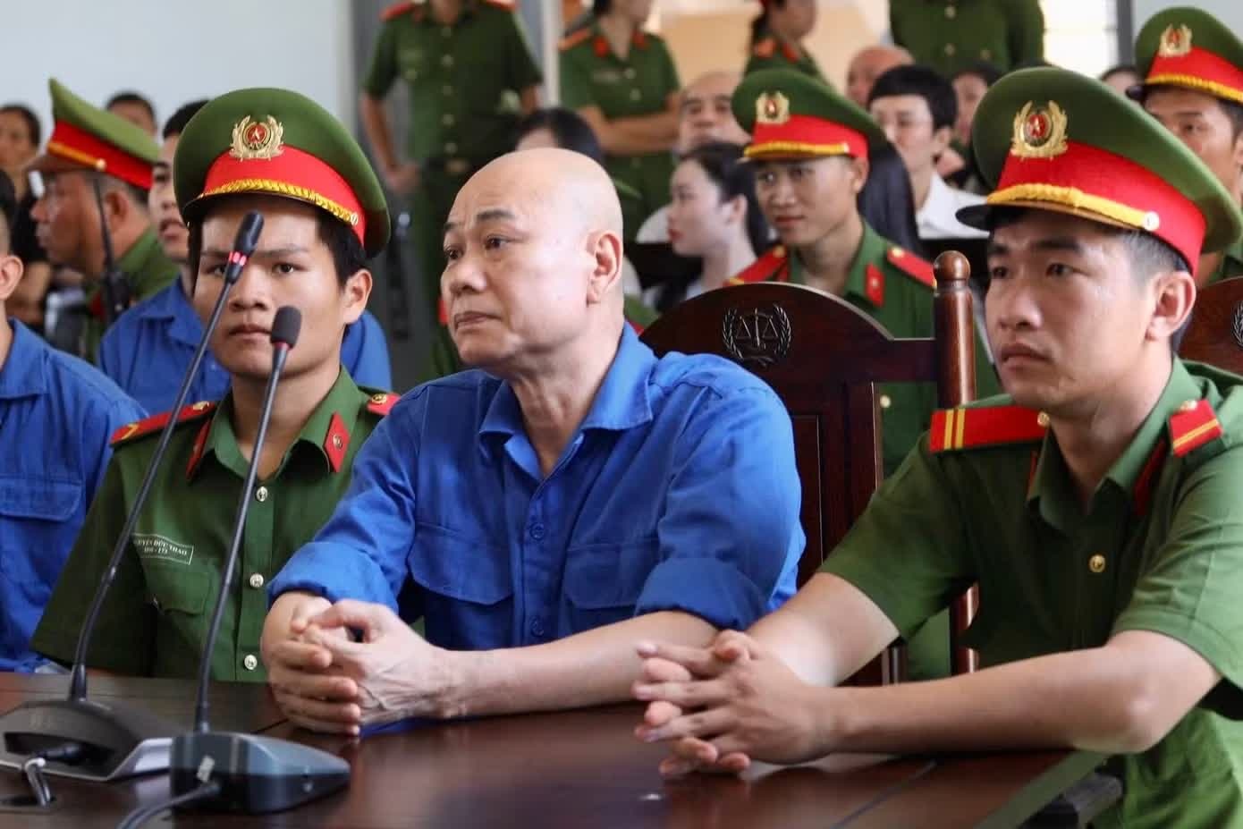 Tuyen an 33 bi cao vu chua chap, to chuc su dung ma tuy tai bar Paris Night Club hinh anh
