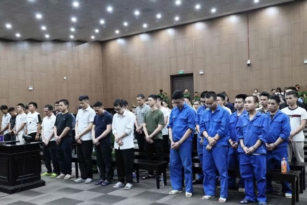 Phat 14 nam tu doi tuong cam dau duong day danh bac, rua tien xuyen quoc gia hinh anh