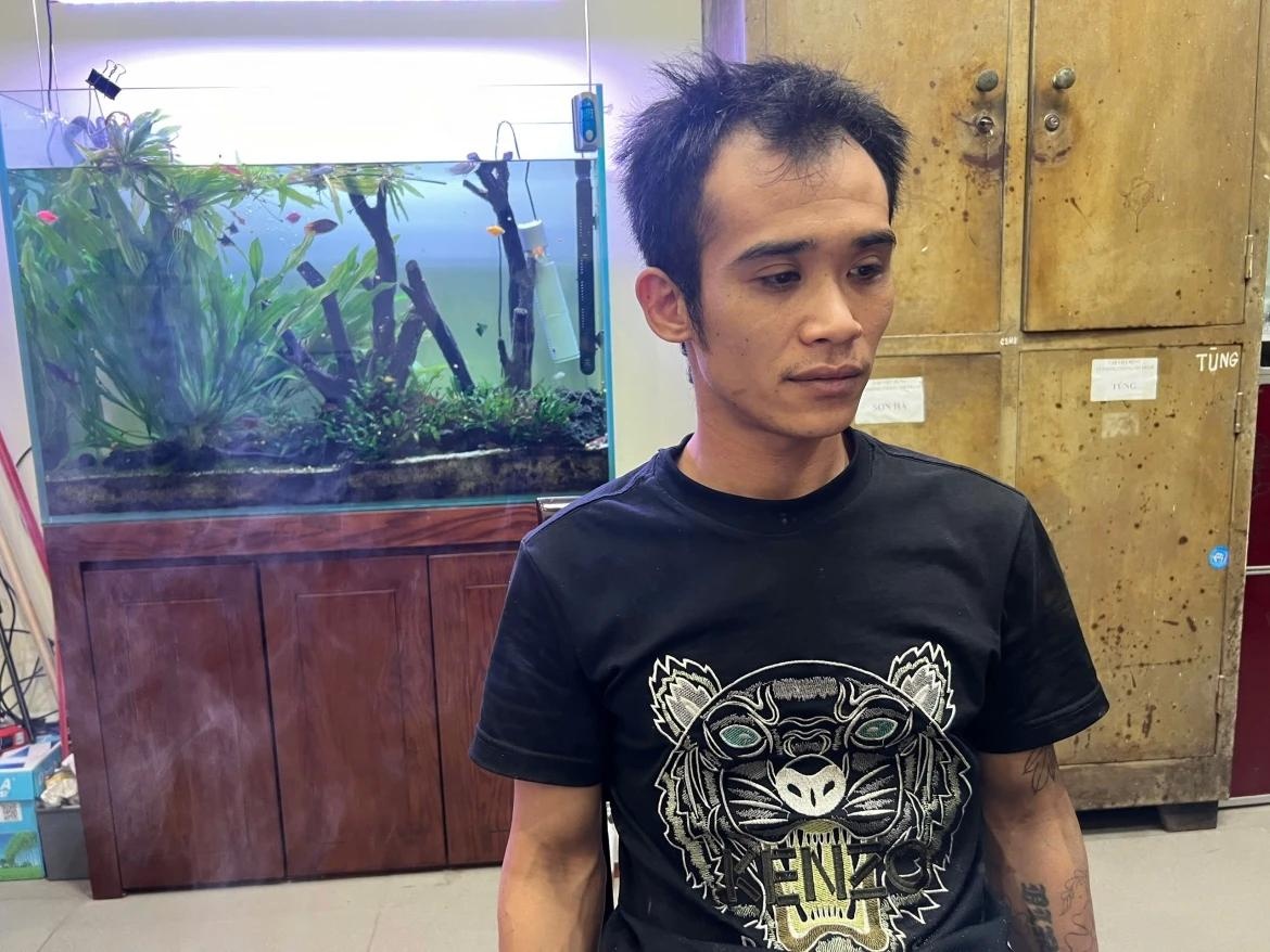 Doi tuong trom,  Camera an ninh,  Ghi lai anh 1