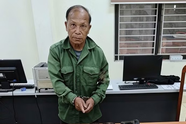 Bat giu doi tuong cam dau duong day mua ban ma tuy, thu giu nhieu vu khi hinh anh
