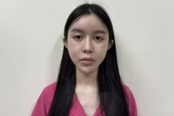 Bat nhom doi tuong gia la nhan vien ngan hang lua dao chiem doat tien nguoi vay hinh anh