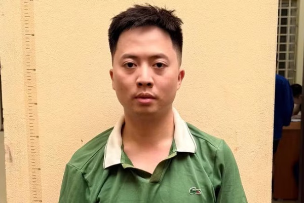 gia danh bac si,  chua u xo,  lua dao tien ty anh 1