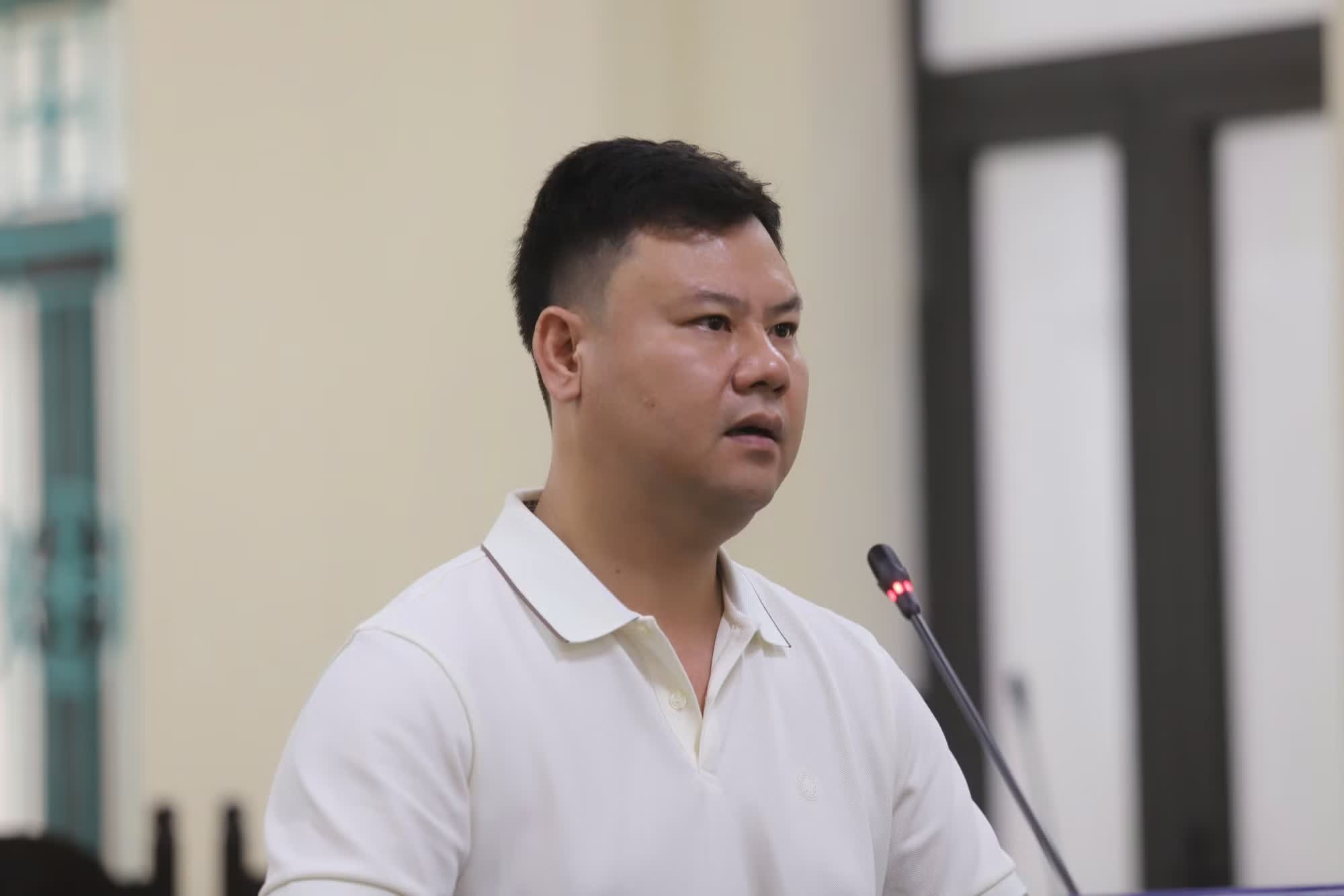 Xu phat 50 trieu dong nguoi lai oto 'khoa dau, khoa duoi' xe khac o Ha Tinh hinh anh
