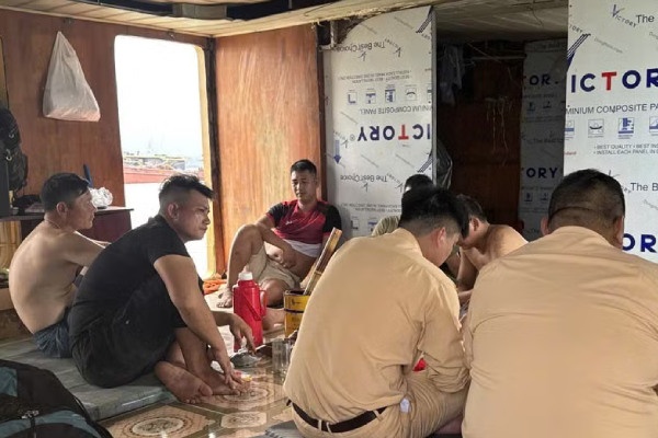 KS Dai Viet,  Chu KS Dai Viet,  Cty KS Dai Viet,  DN KS Dai Viet,  Gdoc KS Dai Viet,  Giam doc Dai Viet,  Cong ty Dai Viet,  Cong ty Phuc Hai,  Giam doc Phuc Hai,  Doanh nghiep Phuc Hai anh 1