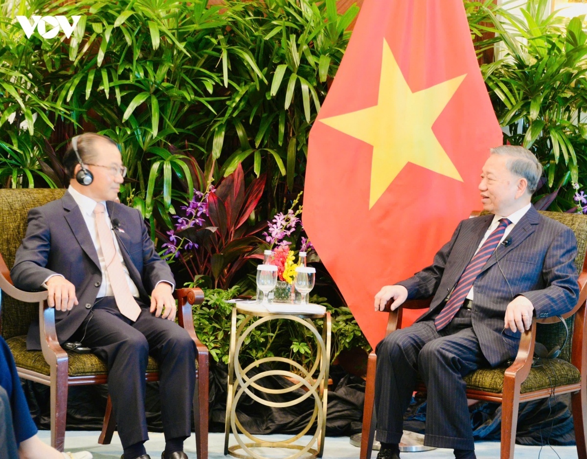 Tong Bi thu anh 2