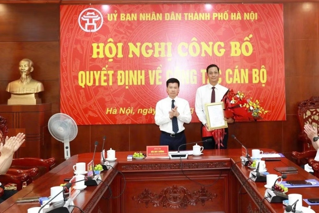 Ha Noi gioi thieu nhan su de bau bo sung Uy vien UBND thanh pho hinh anh