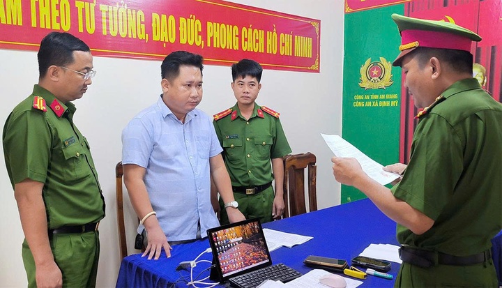 Tien hang doi tac,  Nong nghiep Phuoc Nguyen,  Cong ty Viet Trung,  Cong ty Phuoc Nguyen,  Doanh nghiep Viet Trung,  Giam doc Viet Trung anh 1