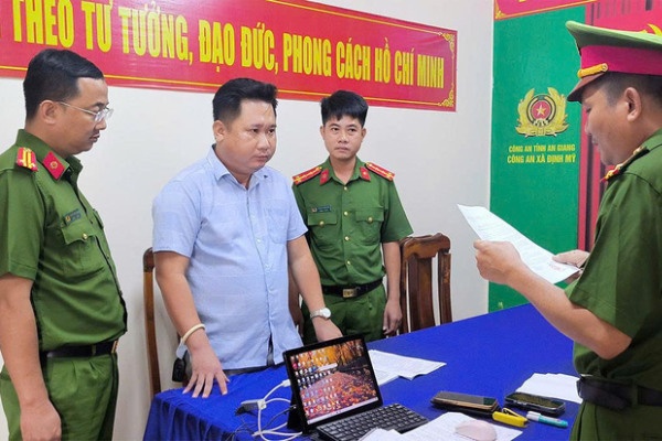 Bat giam doc o An Giang chiem doat hon 3,5 ty dong tien hang cua doi tac hinh anh