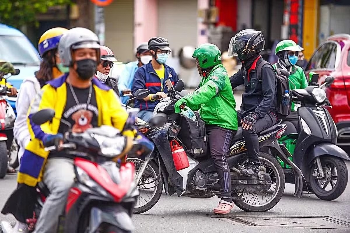 Ha Noi chua xem xet thong qua de an vung phat thai thap va ho tro doi xe xang hinh anh