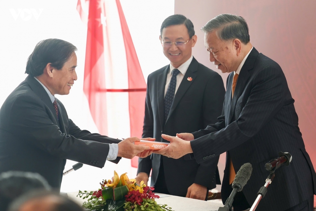 Tong Bi thu anh 3