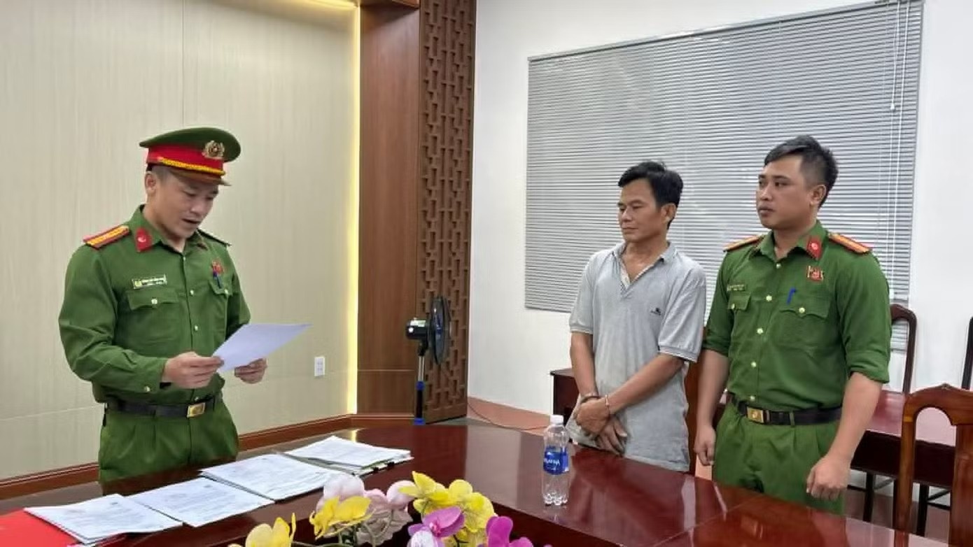 Tam giam tai xe xe tai vuot au khien 2 nguoi tu vong hinh anh