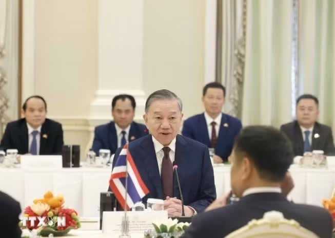 Viet Nam,  Thai Lan anh 1