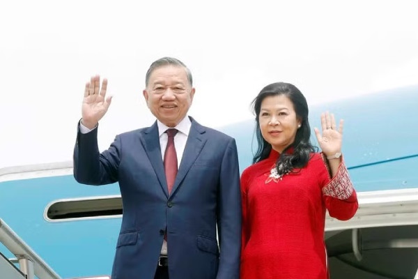 Tong Bi thu, Chu tich nuoc va Phu nhan den Manila tham cap Nha nuoc Philippines hinh anh