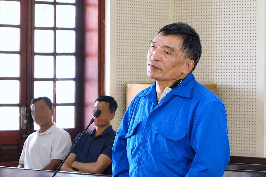 Bi cao xin khat no tai toa, hua ra tu kiem tien tra nan nhan hinh anh