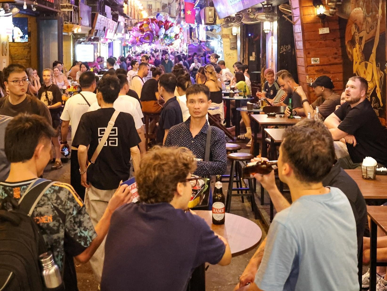 Ha Noi du kien mot so tuyen pho, dich vu hoat dong xuyen dem hinh anh