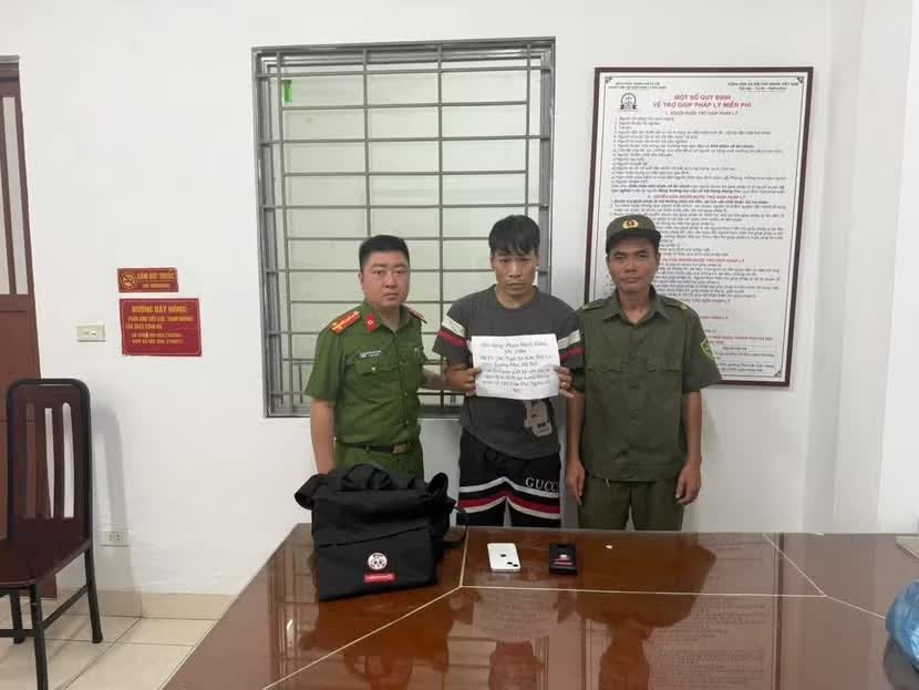 Cuop giat ba lo,  Nu sinh anh 1