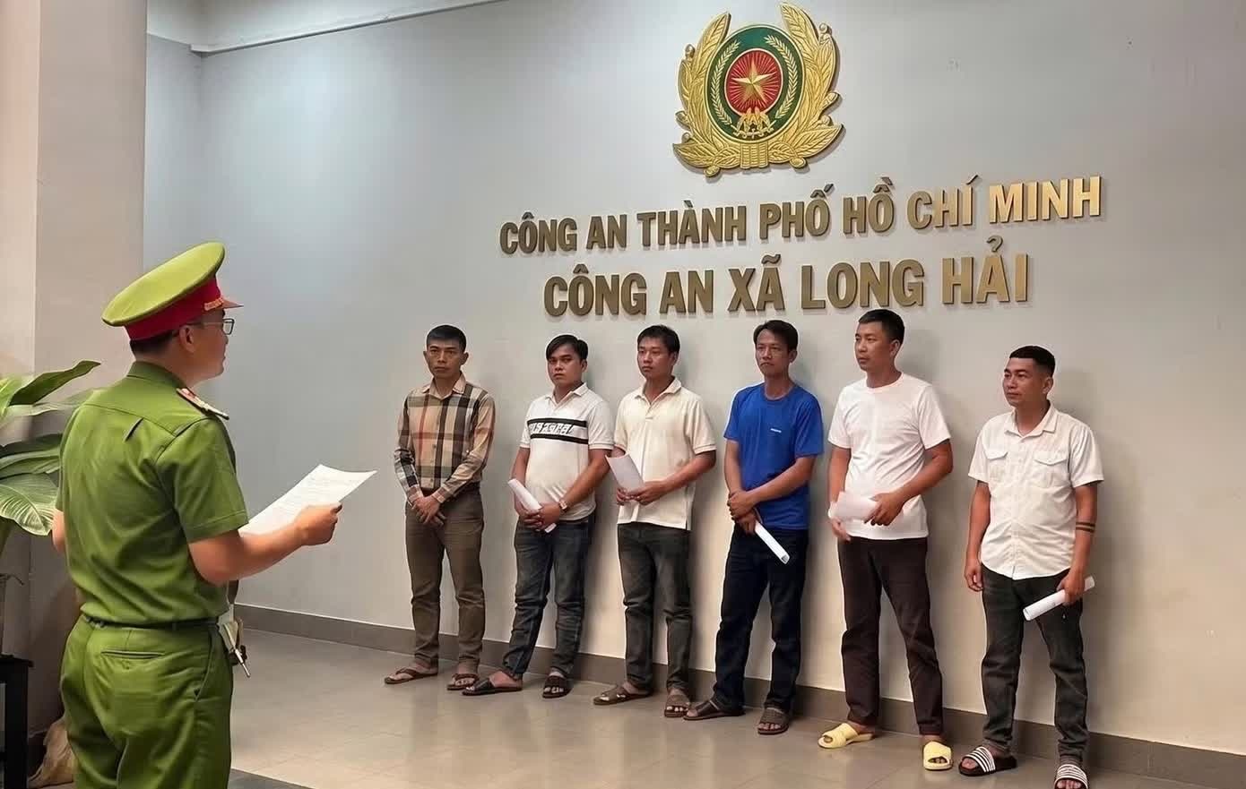 An nhau giua duong anh 1