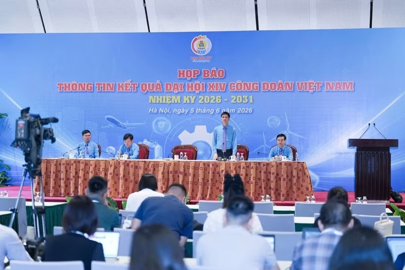 Tong Lien doan Lao dong: Con du dia de xem xet tang them ngay nghi le hinh anh