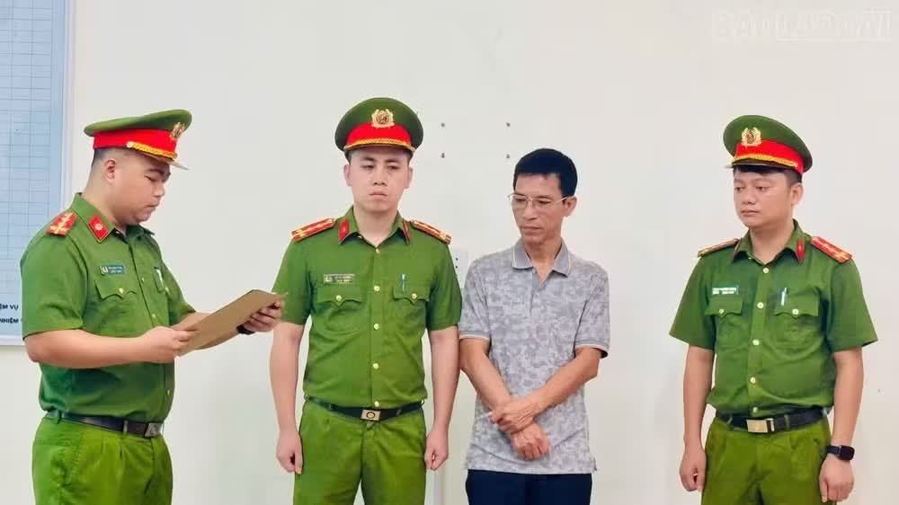 Cuu can bo thue,  Tinh Lao Cai anh 1