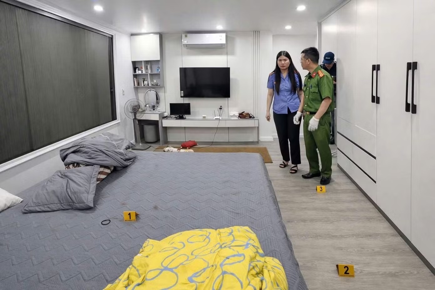 Nu giao vien tu vong sau hon 2 thang dieu tri vi bi chong bao hanh hinh anh