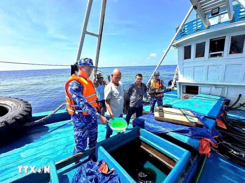 van chuyen trai phep anh 1