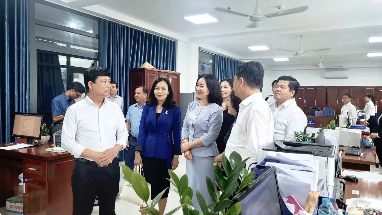 lam viec tai nha anh 4