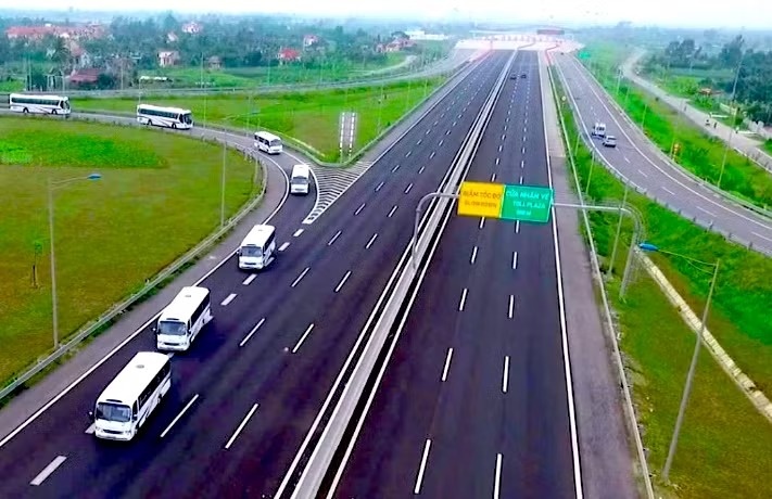 Bo Xay dung chi dao moi ve tuyen cao toc Pleiku - Buon Ma Thuot - Gia Nghia hinh anh