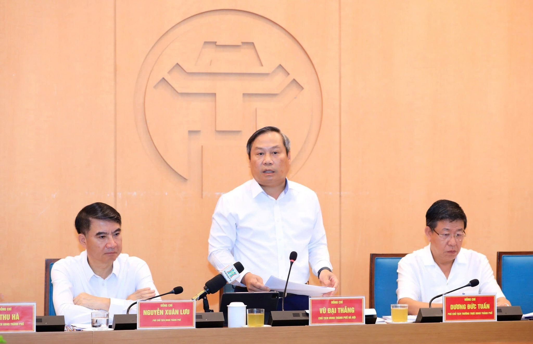 Chu tich Ha Noi yeu cau xay cac khu tai dinh cu dong bo, co dieu kien sinh ke hinh anh